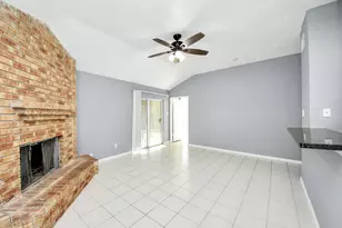 10011 Berry Limb Dr, Houston, TX 77099 - Photo 11