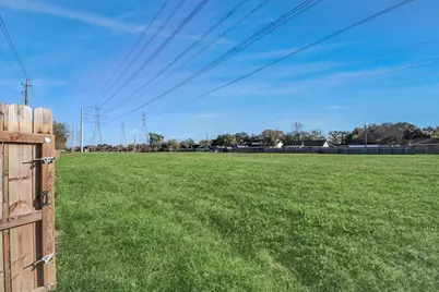 10011 Berry Limb Drive, Houston, TX 77099 - Photo 33