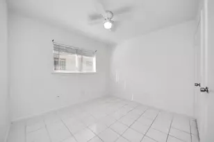 10011 Berry Limb Dr, Houston, TX 77099 - Photo 19