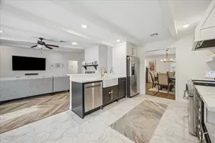 10023 Briarwild Ln, Houston, TX 77080 - Photo 17