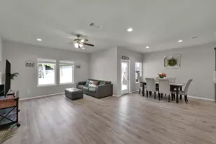 2254 Strong Horse Dr, Conroe, TX 77301 - Photo 5