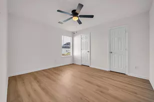 15603 Mustang Island Dr, Sugar Land, TX 77498 - Photo 29