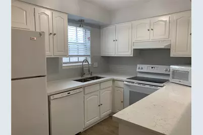 873A Wax Myrtle Lane #A, Houston, TX 77079 - Photo 3
