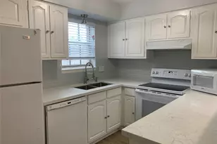 873A Wax Myrtle Ln, Houston, TX 77079 - Photo 3