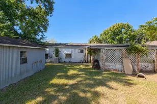 10927 Duane St, Houston, TX 77047 - Photo 17