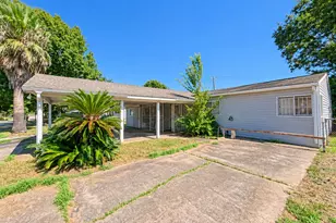 10927 Duane St, Houston, TX 77047 - Photo 3
