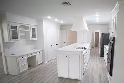 10710 Sandy Shoals Drive, Houston, TX 77071 - Photo 9