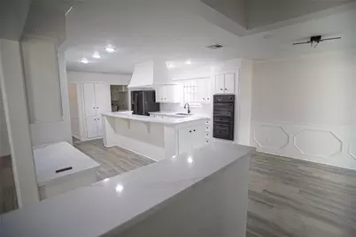 10710 Sandy Shoals Drive, Houston, TX 77071 - Photo 7