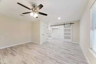 813 W Galveston St, League City, TX 77573 - Photo 17