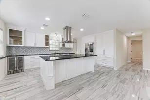 813 W Galveston St, League City, TX 77573 - Photo 15