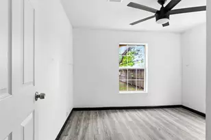 1903 Oleander Dr, La Marque, TX 77568 - Photo 13