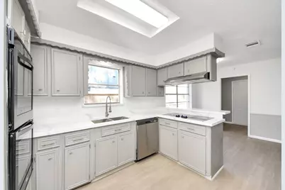 6222 Vickijohn Drive, Houston, TX 77096 - Photo 9