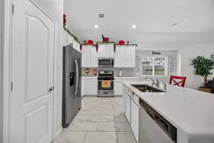 10822 Mendel Ter Dr, Rosharon, TX 77583 - Photo 9