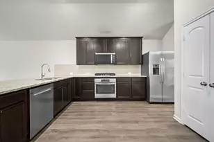 14353 S Summerchase Cir, Willis, TX 77318 - Photo 7