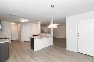 8806 J C Oaks Cir, Houston, TX 77028 - Photo 5