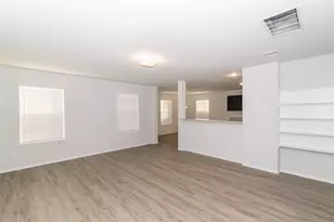 8806 J C Oaks Cir, Houston, TX 77028 - Photo 3