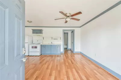 5320 Polk St Street #17, Houston, TX 77023 - Photo 5