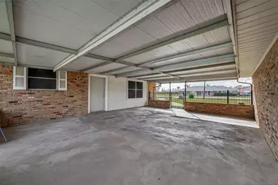 10645 Oak Brook Dr, Houston, TX 77013 - Photo 33