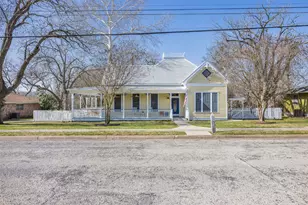 542 S Main St, La Grange, TX 78945 - Photo 1