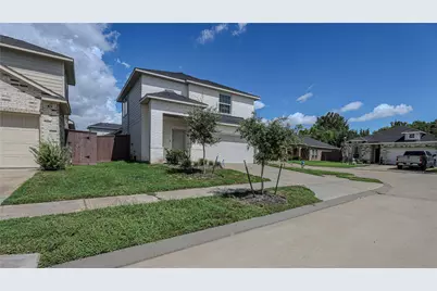 402 Flycatcher Court, Clute, TX 77531 - Photo 3