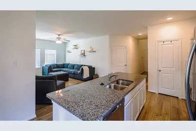 402 Flycatcher Court, Clute, TX 77531 - Photo 13