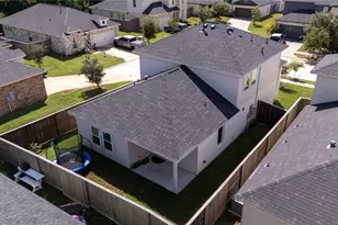 402 Flycatcher Ct, Clute, TX 77531 - Photo 35