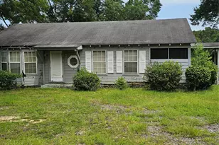 676 Burch St, Jasper, TX 75951 - Photo 5