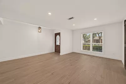 5946 Valkeith Drive, Houston, TX 77096 - Photo 7