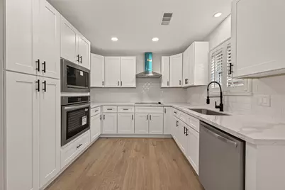 5946 Valkeith Drive, Houston, TX 77096 - Photo 17
