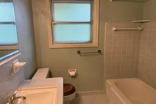 7007 Edgemoor Dr, Houston, TX 77074 - Photo 9
