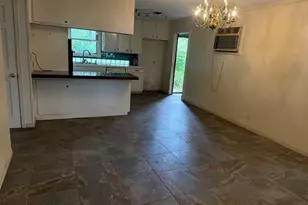 7007 Edgemoor Dr, Houston, TX 77074 - Photo 9