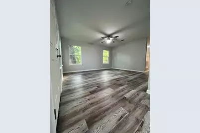 710 Avenue J Place, Conroe, TX 77301 - Photo 11