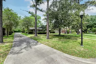 713 W Creekside Dr, Hunters Creek Village, TX 77024 - Photo 3