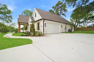 23951 Landrum Village, Montgomery, TX 77316 - Photo 3
