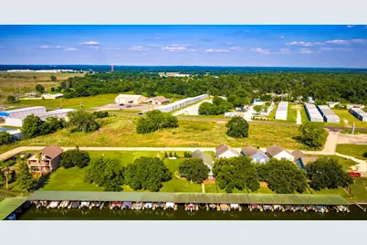 185 Bayview Lane, Livingston, TX 77351 - Photo 37