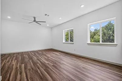 5016 Ricky Street, Houston, TX 77033 - Photo 9