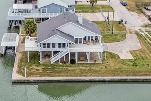 3601 N Tidewater Dr N, Galveston, TX 77554 - Photo 1