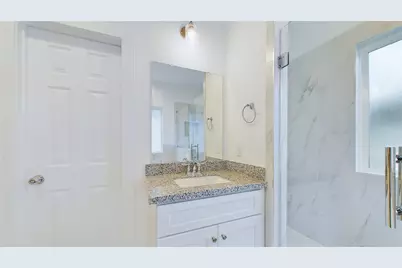 6404 Pregonero Lane, Houston, TX 77048 - Photo 17