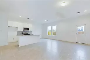 6404 Pregonero Ln, Houston, TX 77048 - Photo 9