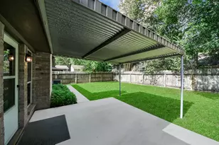 35 N Morningwood Ct, The Woodlands, TX 77380 - Photo 9