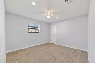 4610 36th St E, Dickinson, TX 77539 - Photo 27