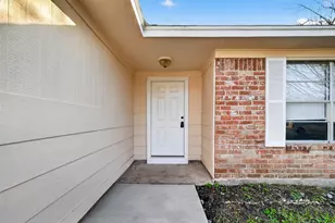 4610 36th St E, Dickinson, TX 77539 - Photo 3