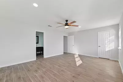 4610 36th Street E, Dickinson, TX 77539 - Photo 35