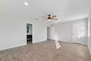 4610 36th St E, Dickinson, TX 77539 - Photo 35