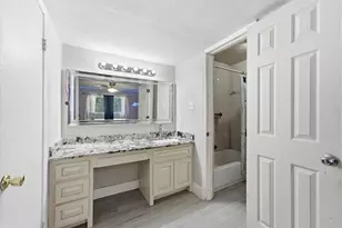 8005 Shagwood Dr, Houston, TX 77049 - Photo 17