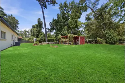 8005 Shagwood Drive, Houston, TX 77049 - Photo 23