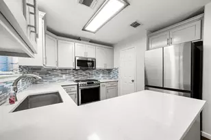 13242 Gerngross Ln, Houston, TX 77044 - Photo 7