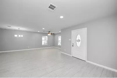 10507 Royal Oaks Drive, Houston, TX 77016 - Photo 13