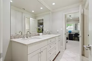 12311 Woodthorpe Ln, Houston, TX 77024 - Photo 15