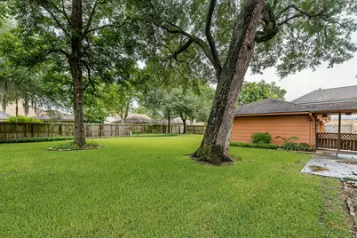 118 Arrowwood Street, Lake Jackson, TX 77566 - Photo 7